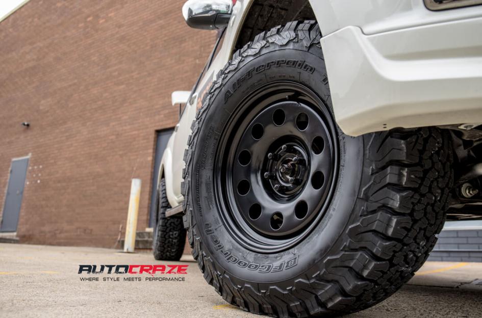 NISSAN NAVARA D HOLE BLACK